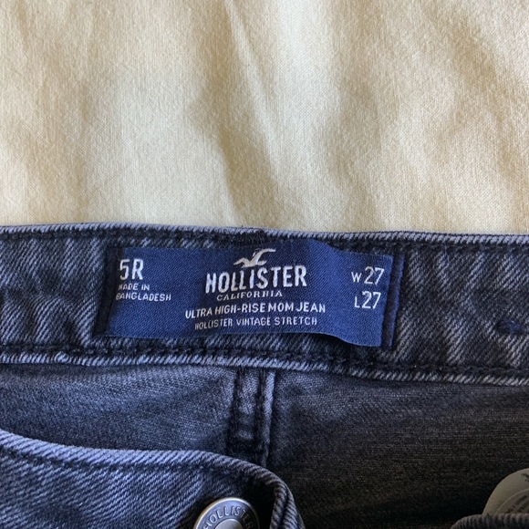 Hollister Ultra High Rise Mom Jeans - Picture 2 of 2